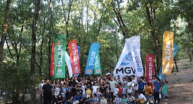 YAZ BİZİMLE BİR BAŞKA 