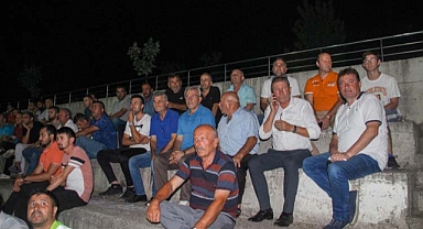 FERİZLİ’DE RENKLİ MÜSABAKALARA SAHNE OLAN OLGUNLAR FUTBOL TURNUVASI SONA ERDİ 