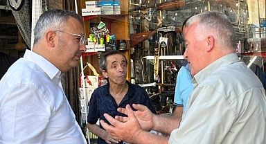 İYİ Parti Adapazarı Teşkilatı ayakkabıcılar çarşısında