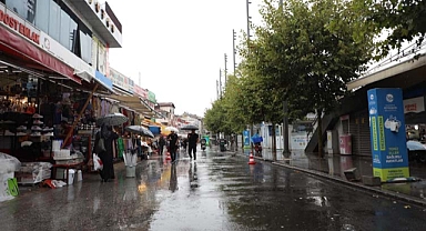 Sağlam altyapıyla buluşan Katlı Pazar esnafından Başkan Yüce’ye teşekkür 