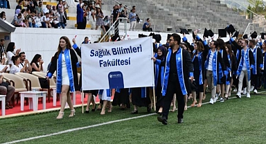 Sağlık Bilimleri Fakültesi ve Sağlık Hizmetleri Meslek Yüksekokulu Mezunlarını Verdi 