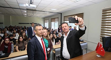 Başkan Soykan ilk derste öğrencilerle buluştu 