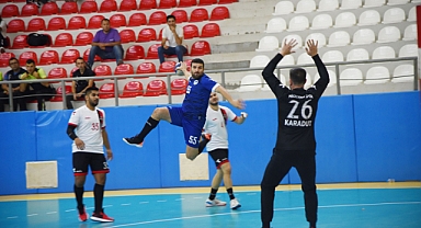 Büyükşehir Hentbol ligde 2de 2 yaptı 
