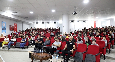 Büyükşehir hentbol takımına coşkulu karşılama 