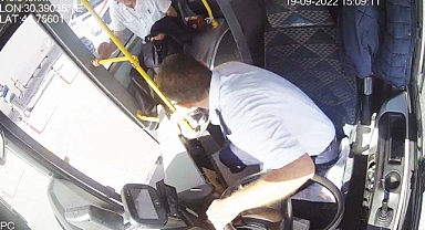 Büyükşehir personelinden hayata döndüren müdahale: Kamera her anı kaydetti 