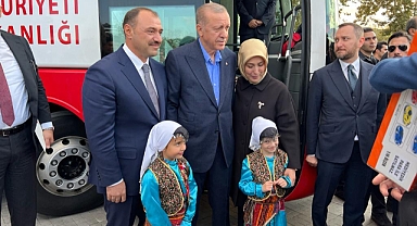 Cumhurbaşkanı Erdoğan’ı Akyazılı çocuklar karşıladı 