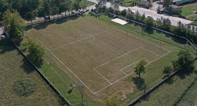 Akyazı’nın mahalleleri park ve spor alanları ile güzelleşiyor 