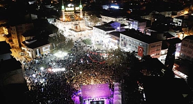 CUMHURİYET BAYRAMI GEYVE'DE BÜYÜK COŞKUYLA KUTLANDI