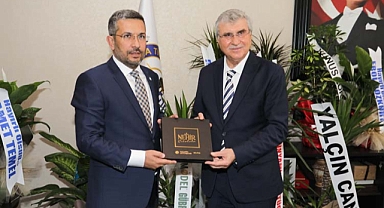 Meclis Başkanı Erdem Ercan’a ilk ziyaret Büyükşehir Belediye Başkanı Ekrem Yüce’den 