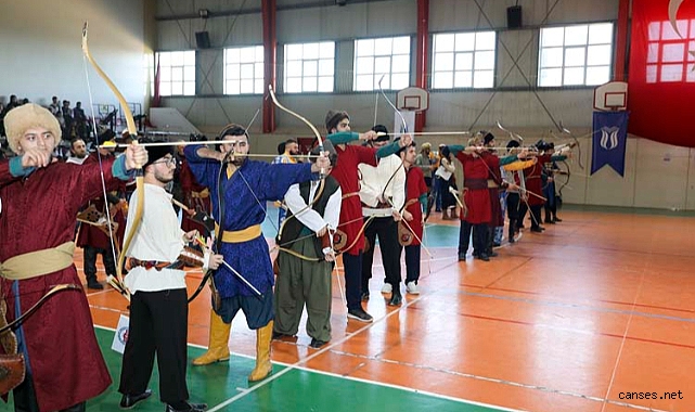 SUBÜ’de Geleneksel Okçuluk Puta Koşusu düzenlendi