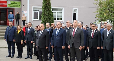 24 KASIM ÖĞRETMENLER GÜNÜ HENDEK'TE TÖRENLE KUTLANDI 