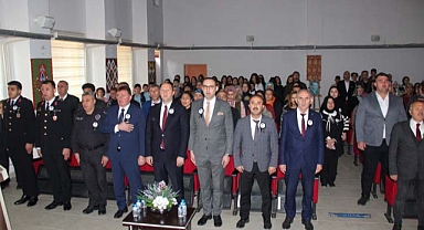 Atatürk Ferizli'de Saygıyla Yad Edildi 