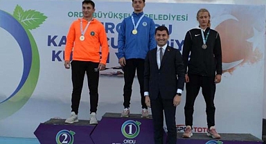 Büyükşehir kano sporcuları nefes kesti 