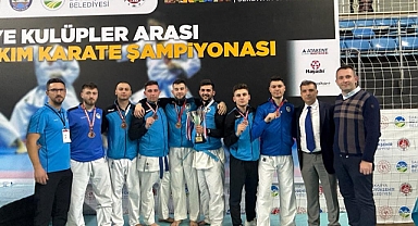 Büyükşehir karate takımı kürsüye çıktı 