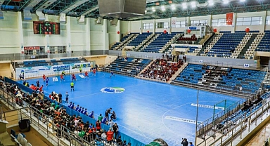 Büyükşehir taraftarının önünde İzmir'i rahat geçti 