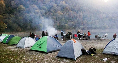 Çadır kampında uygulamalı eğitim aldılar 