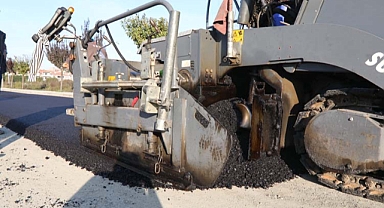 ERENLER’DE SOKAKLAR ASFALT İLE YENİLENİYOR 