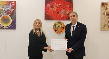 “Geçit” Sergisi Sanatseverlerin Beğenisine Sunuldu 