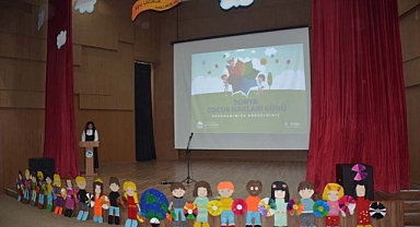 Karasu SGM’de çocuklar haklarını izleyerek öğrendi 