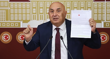 ÖZKOÇ: “BİR İÇİŞLERİ BAKANI, ‘ÜLKEMDE TERÖR ÖRGÜTLERİ, İSTİHBARAT AJANLARI FİNK ATIYOR’ DİYORSA, BU ÜLKENİN ÇİVİSİ ÇIKMIŞ DEMEKTİR” 