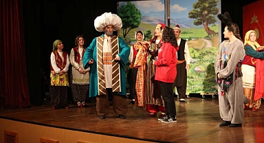 AKM’de duygulandıran sahne: Bu hikâyeye Zeynep ilham oldu 