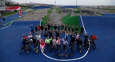 Büyükşehir bisikleti Sakarya'ya sevdiriyor: Vadide yetenek keşfi 