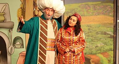 ‘Nasreddin Dede’ oyunu yoğun ilgi gördü 