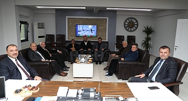 Sakarya Valisi Çetin Oktay Kaldırım'ın Sakarya Ticaret Borsası ziyareti 