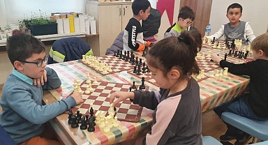 SGM’de bilgilerini geliştirip turnuvalara katılıyorlar 