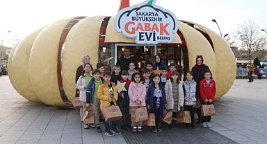 SGM öğrencileri yerli üretim satış merkezlerine hayran kaldı 