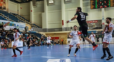 Büyükşehir hentbol sahasında rakiplerine şans tanımıyor 