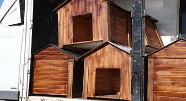 Büyükşehir’in hayvan bakımevine mama kabı ve kulübe desteği 