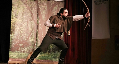 Çocuklar AKM’de ‘Robin Hood’ ile doyasıya eğlendi 