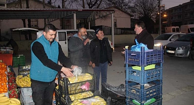 FERİZLİ KAPALI PAZAR YERİNDE İLK TEZGAHLAR KURULDU 