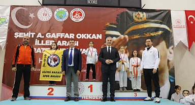 GAFFAR OKKAN’I ANMA ETKİNLİKLERİ KARATE TURNUVASI İLE SON BULDU 