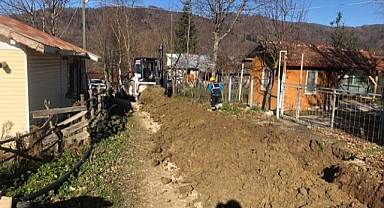 Geyve Kamışlı Mahallesi’nin içme suyu altyapısı Büyükşehir ile yenileniyor 