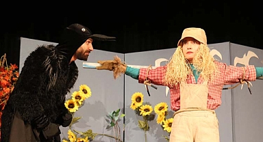 Gün boyu devam etti; Büyükşehir’den tiyatro şöleni 