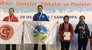 Kick boks turnuvasında Büyükşehirli sporcular kürsüde 