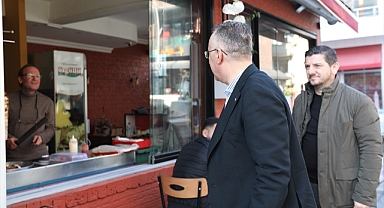 Papatya Sokak da Çok Mutlu 