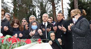 ŞEHİT ALİ GAFFAR OKKAN HENDEK’TE MEZARI BAŞINDA ANILDI 