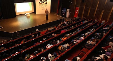 Senai Demirci OKM’de Sevenleriyle Buluştu 