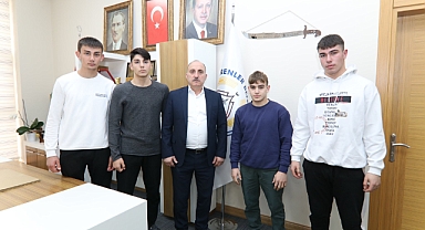 BAŞKAN FEVZİ KILIÇ ŞAMPİYON JUDOCULARI AĞIRLADI 