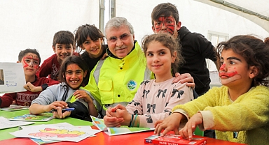 Başkan Yüce çocukların mutluluğunu paylaştı: “Çocuk gülerse dünya güler” 
