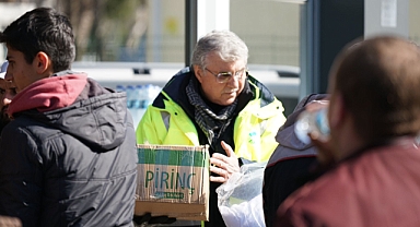 Büyükşehir 30 bin gıda kolisini deprem bölgesine ulaştıracak 