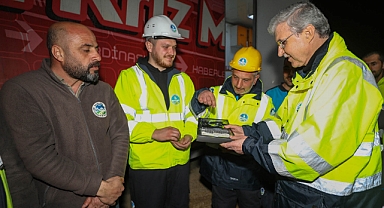 Büyükşehir depremzedeler için gece-gündüz mesaide: 