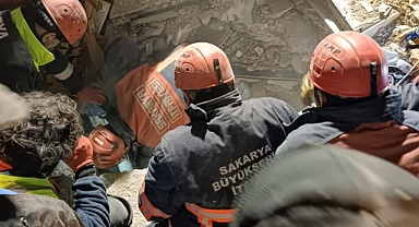 Büyükşehir ekipleri 116 saat sonra bir kişiyi daha kurtardı 