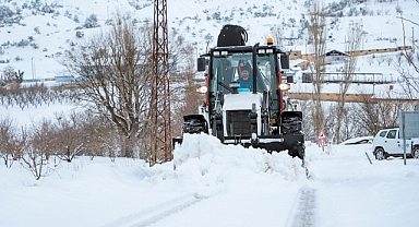 Büyükşehir karla mücadele çalışmalarını sürdürüyor 