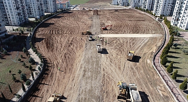 Yüce afet bölgesinde açıkladı: “Adıyaman’a konteyner kent kuruyoruz” 