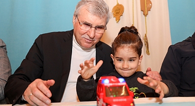 Başkan Yüce, 73 saat sonra enkaz altından kurtarılan Mir Berzan ve ailesiyle buluştu 