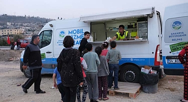 Büyükşehir’den Hatay’a aşevi Kazanlar günün her saati kaynıyor 